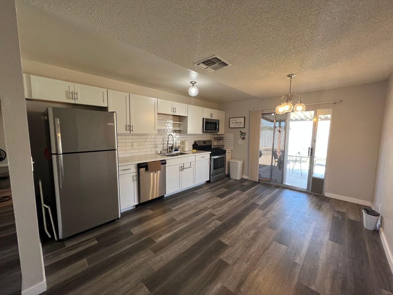 231 Fullerton Ave - Photo 4 of 14