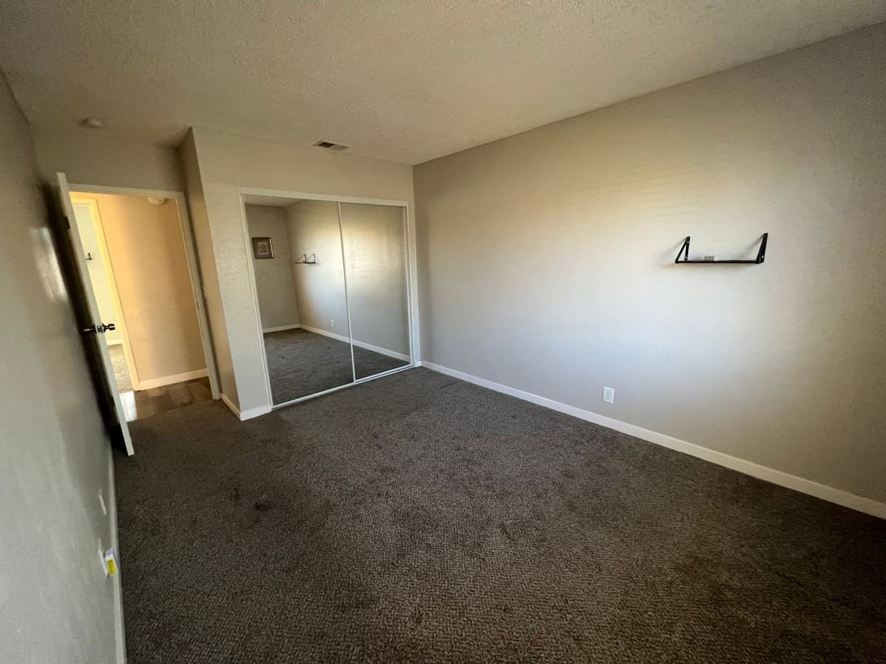 231 Fullerton Ave - Photo 6 of 14