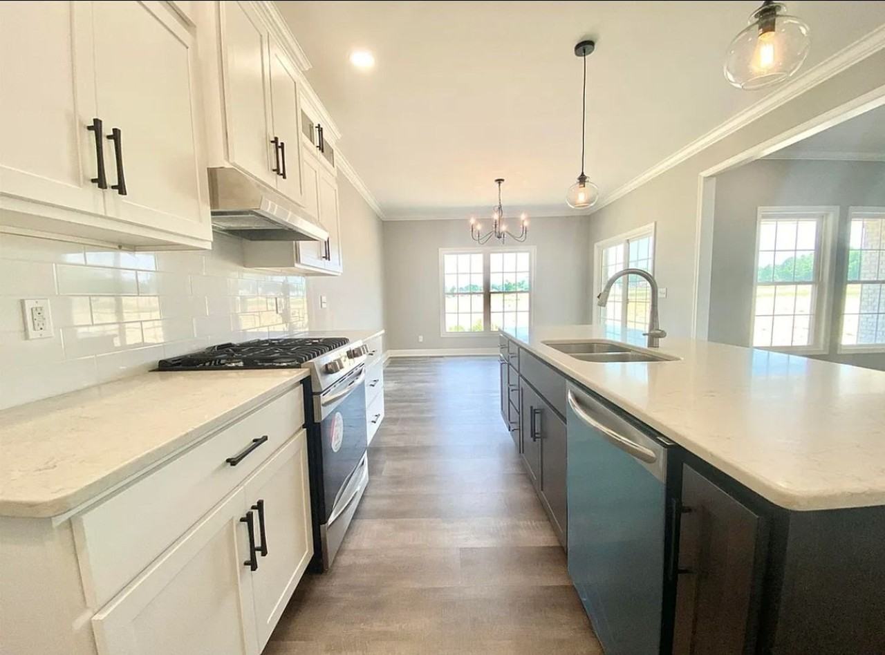 2932 Locker Ct - Photo 2 of 32