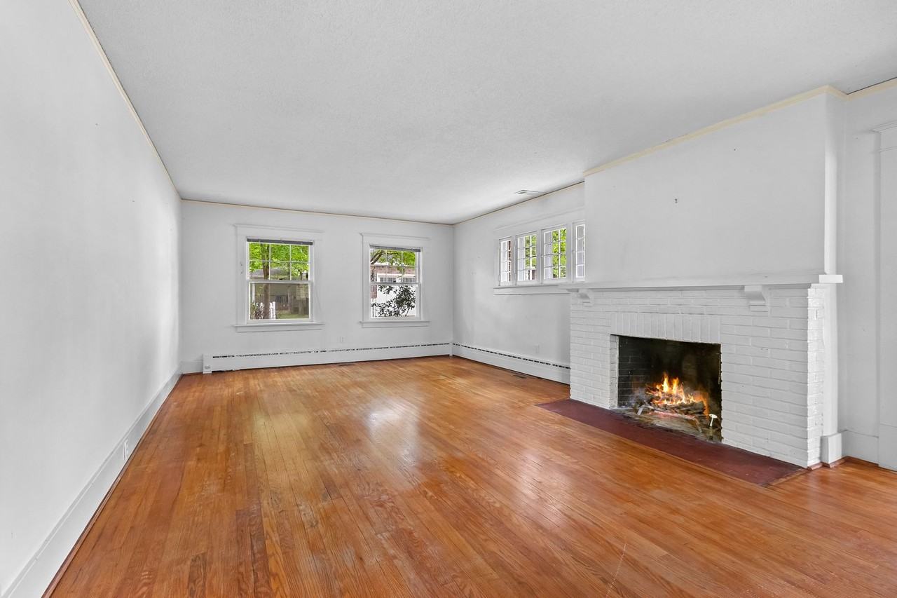 255 W Lawson St - Photo 3 of 29