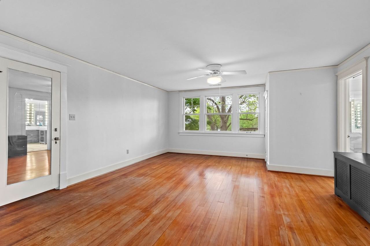 255 W Lawson St - Photo 7 of 29