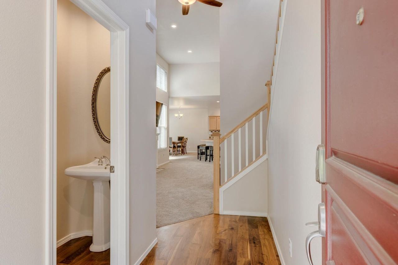 3961 S Mill Site Ave - Photo 4 of 34