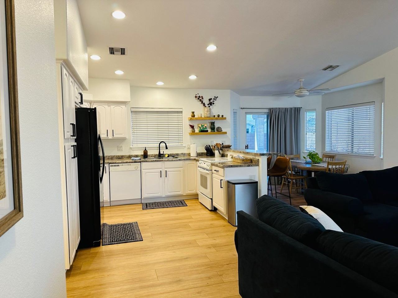 3435 Sunbonnet Dr - Photo 5 of 25