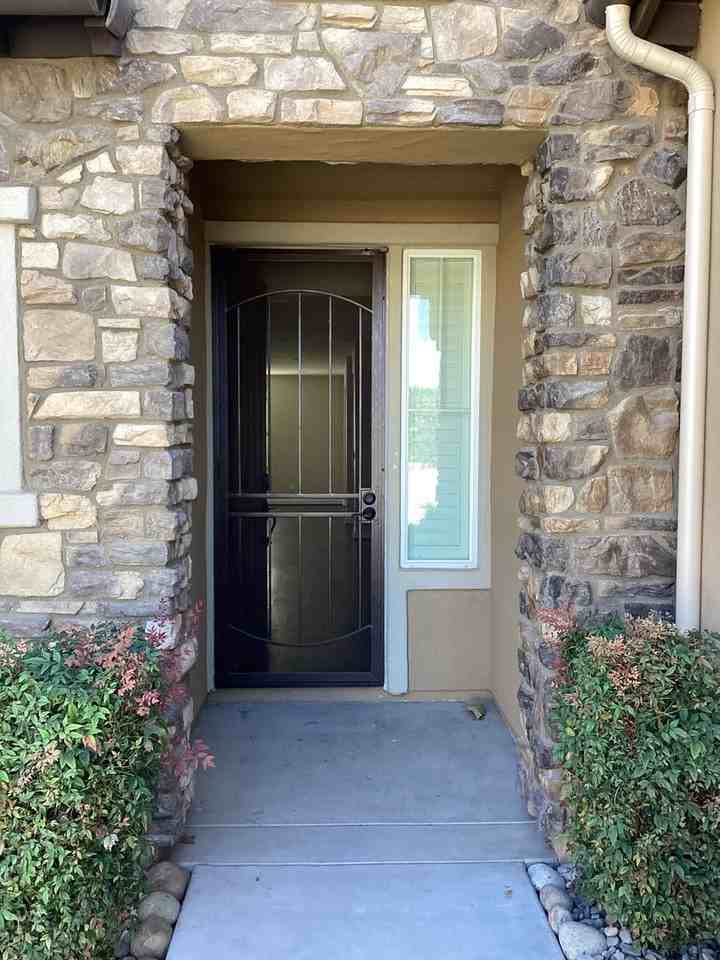 932 Calle De La Rosa - Photo 2 of 47