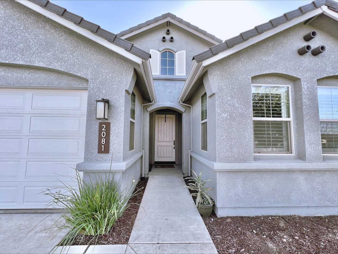 2081 Sage Dr - Photo 3 of 16