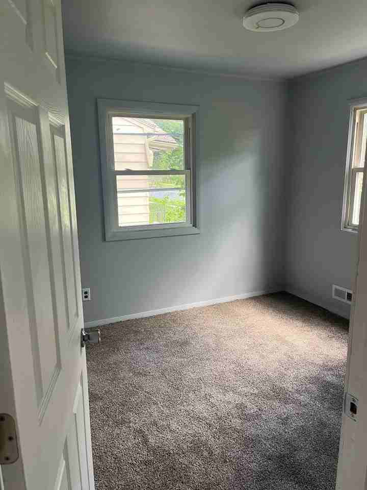 1418 6th St - Photo 2 of 6