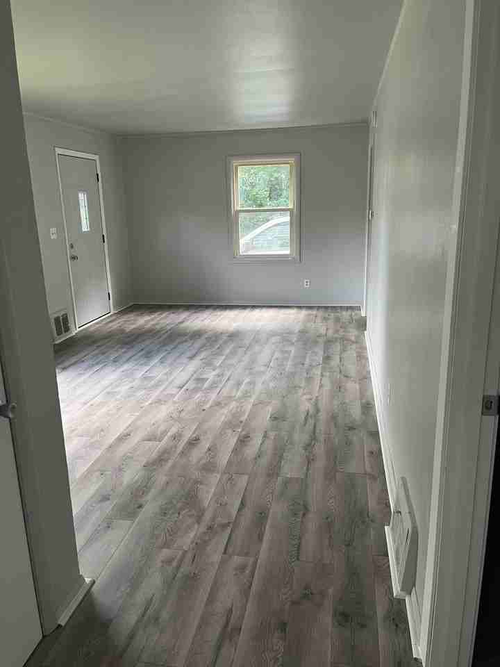 1418 6th St - Photo 5 of 6