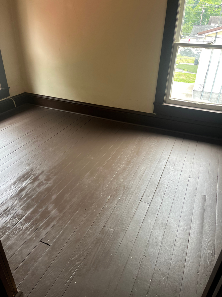 211 Howard St - Photo 2 of 11