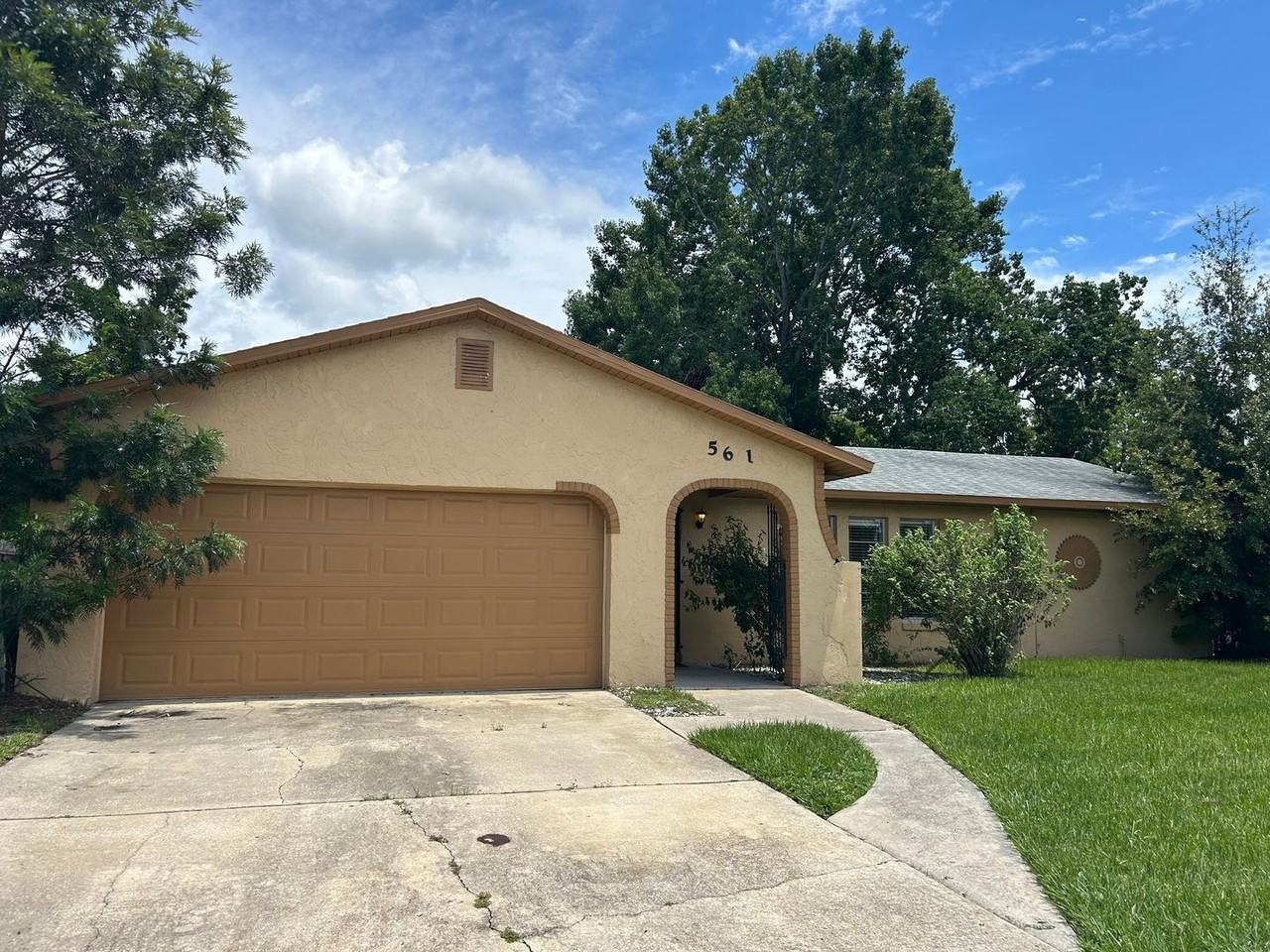 561 Thomas Jefferson Way - Photo 2 of 28