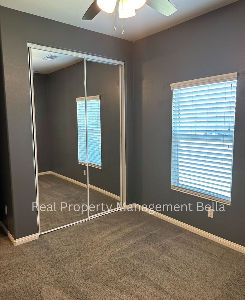 25493 Rocking Horse Ct - Photo 6 of 32