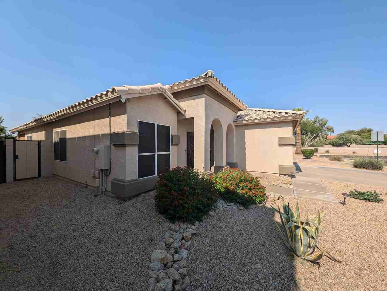 9213 E Wood Dr - Photo 2 of 40