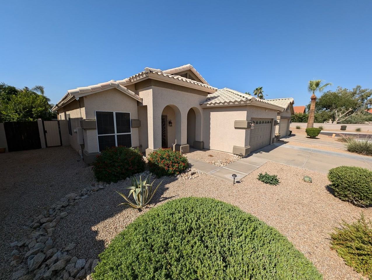 9213 E Wood Dr - Photo 3 of 40