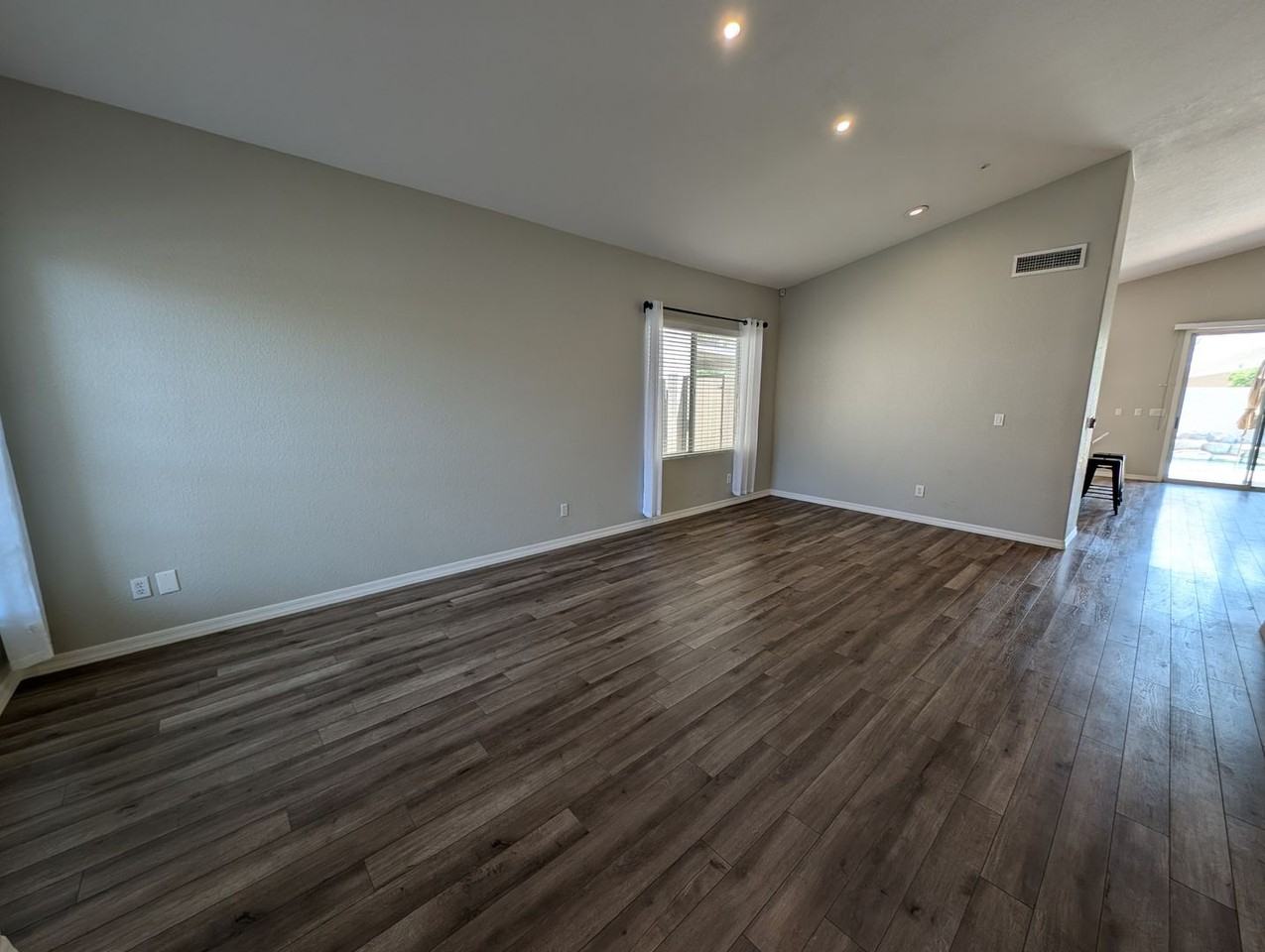 9213 E Wood Dr - Photo 7 of 40