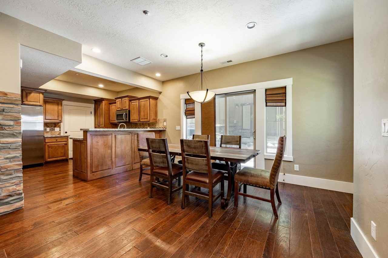 852 W Carving Edge Ct - Photo 7 of 33