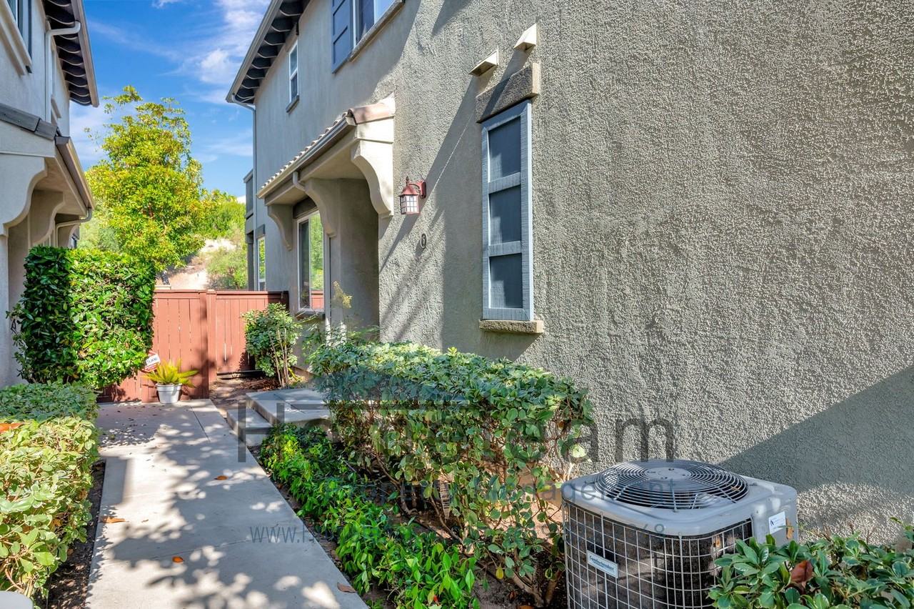 263 Aventura Dr #6 - Photo 5 of 33