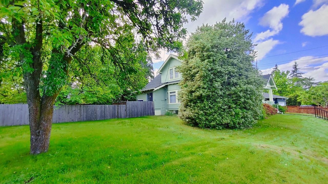 4435 Ne 73rd Ave - Photo 6 of 50