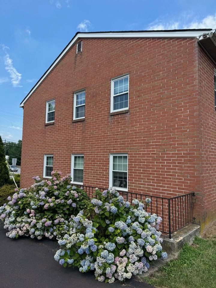 103 S School Ln - Photo 2 of 13