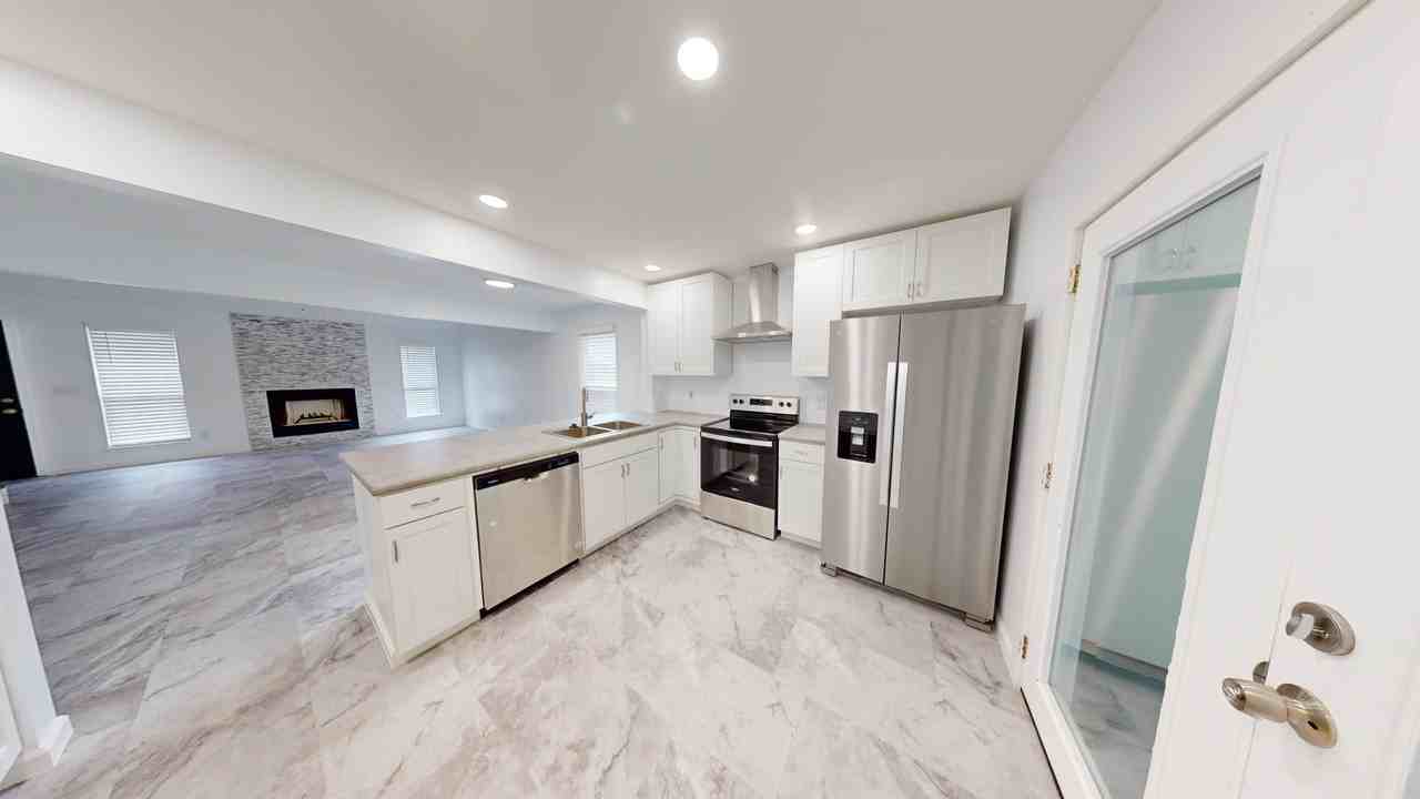 11384 Shovler Ct - Photo 4 of 44