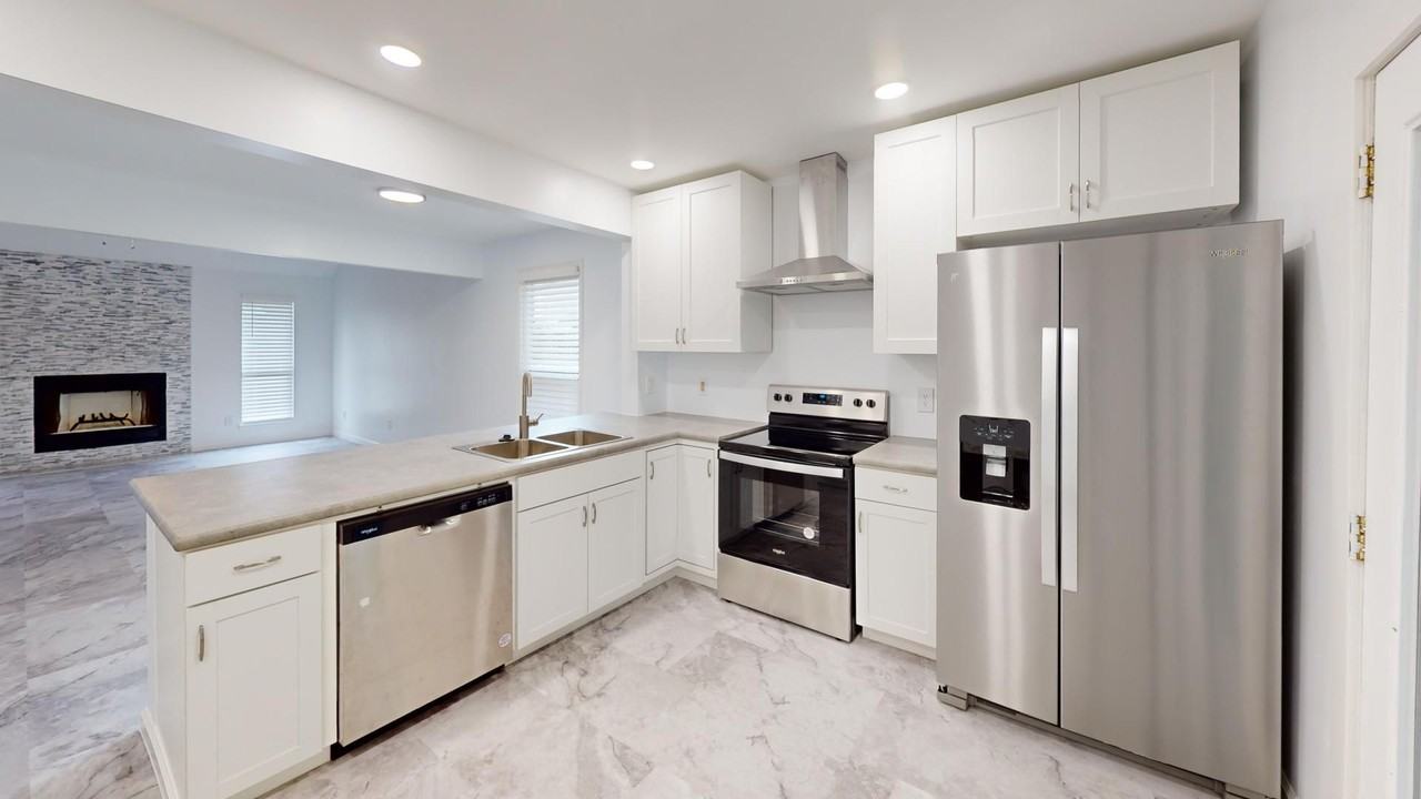 11384 Shovler Ct - Photo 5 of 44