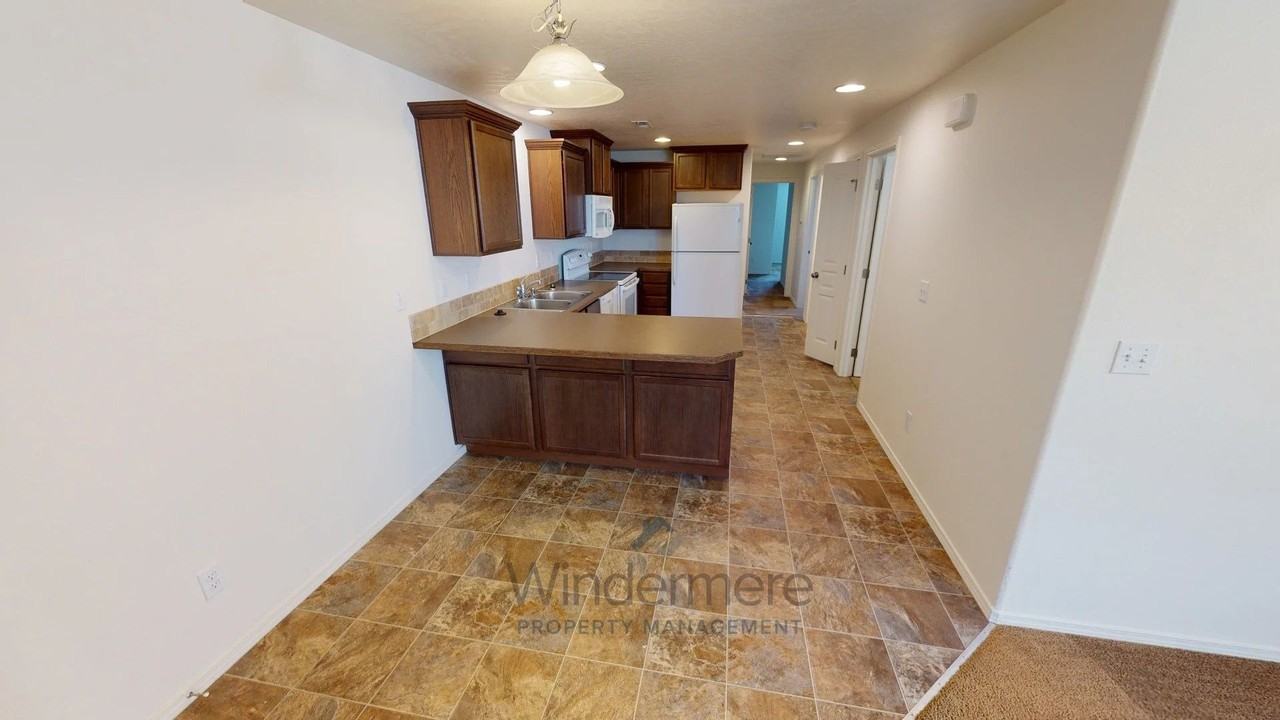 208 Marjorie Pl - Photo 2 of 18