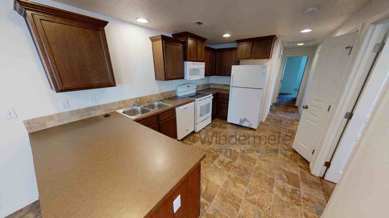 208 Marjorie Pl - Photo 6 of 18