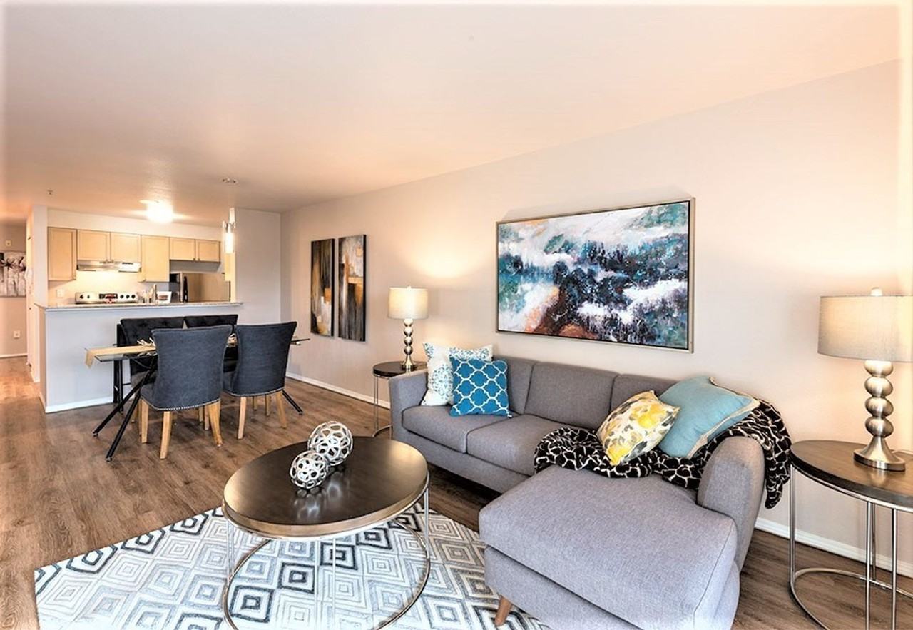 Plaza 45 - Photo 4 of 17