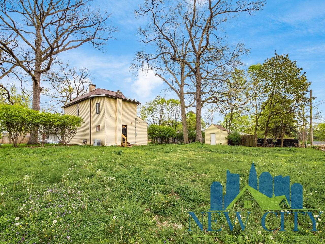 1555 Union Ave - Photo 2 of 17