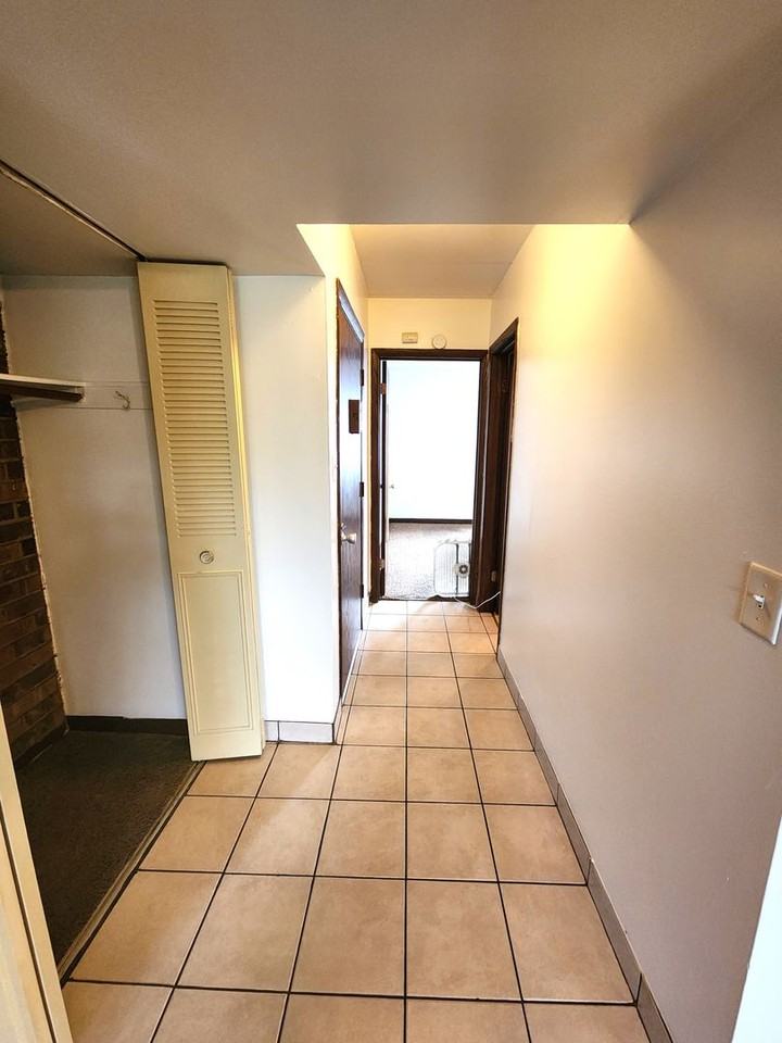 JER & Associates 4900-70 - Photo 6 of 10