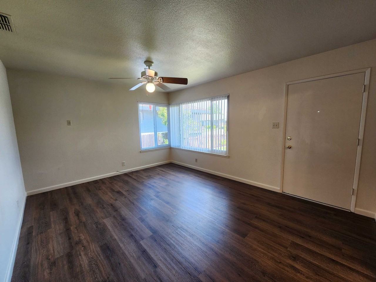 4042 Fotos Ct - Photo 3 of 9