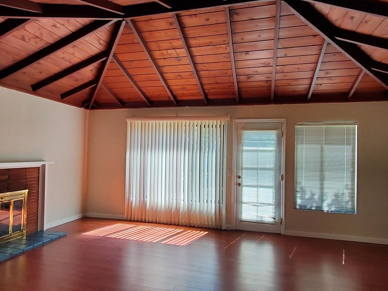 606 Lincoln Ave - Photo 2 of 7