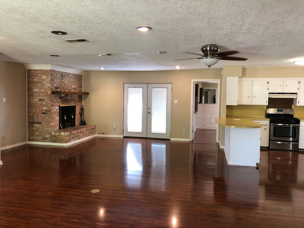 243 Pine Valley St - Photo 2 of 18