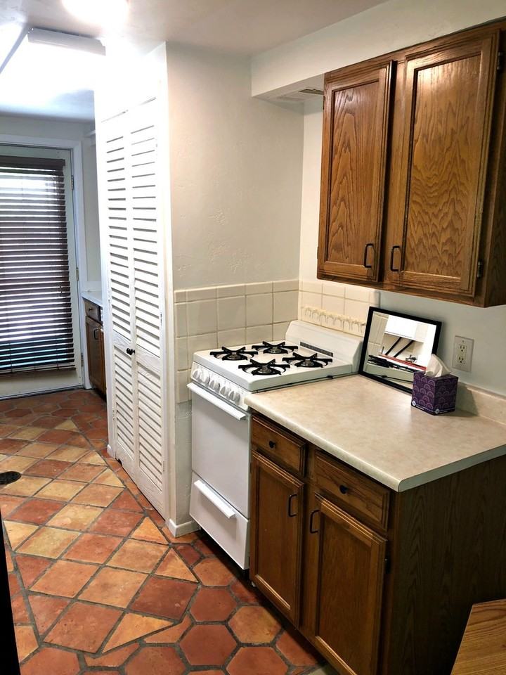 266 Mountain Shadows Dr - Photo 4 of 14