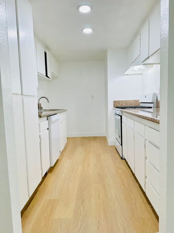 Bever Place - Photo 2 of 12