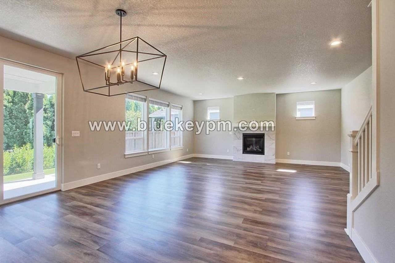 6904 Ne 72nd Way - Photo 4 of 16