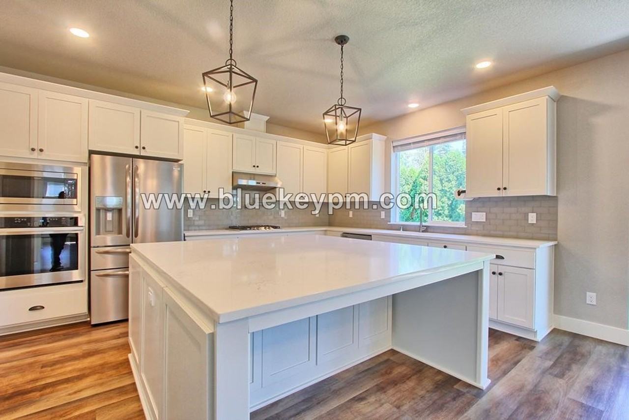 6904 Ne 72nd Way - Photo 6 of 16
