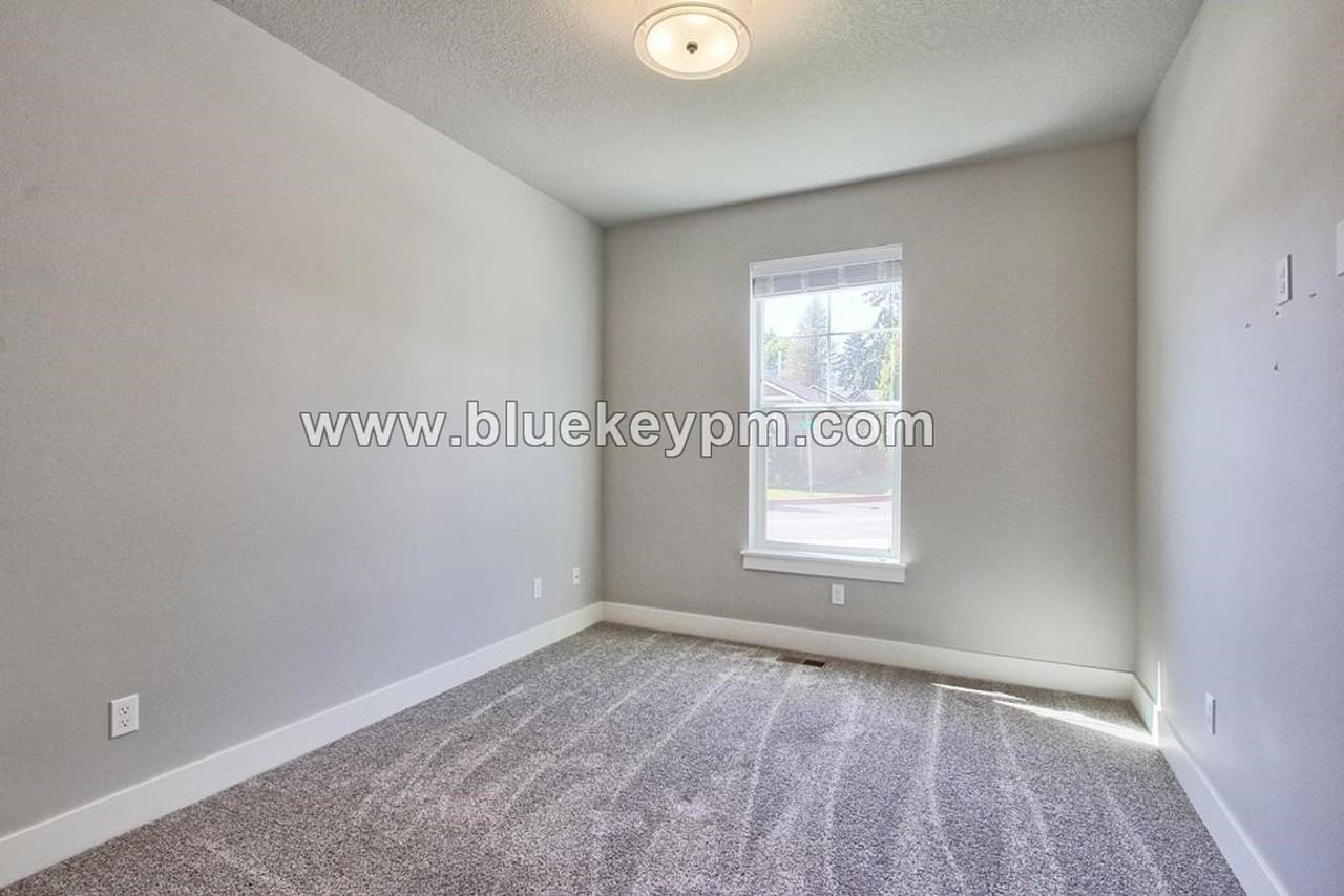 6904 Ne 72nd Way - Photo 7 of 16