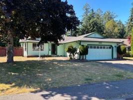 featured image of 3233 Jeri Dr Ne