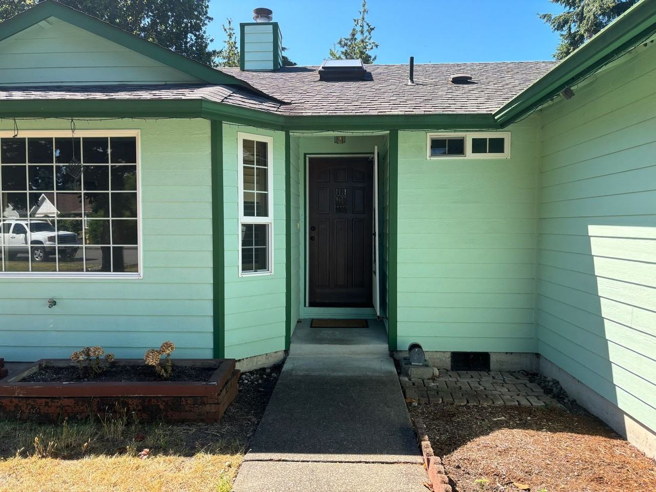 3233 Jeri Dr Ne - Photo 3 of 41