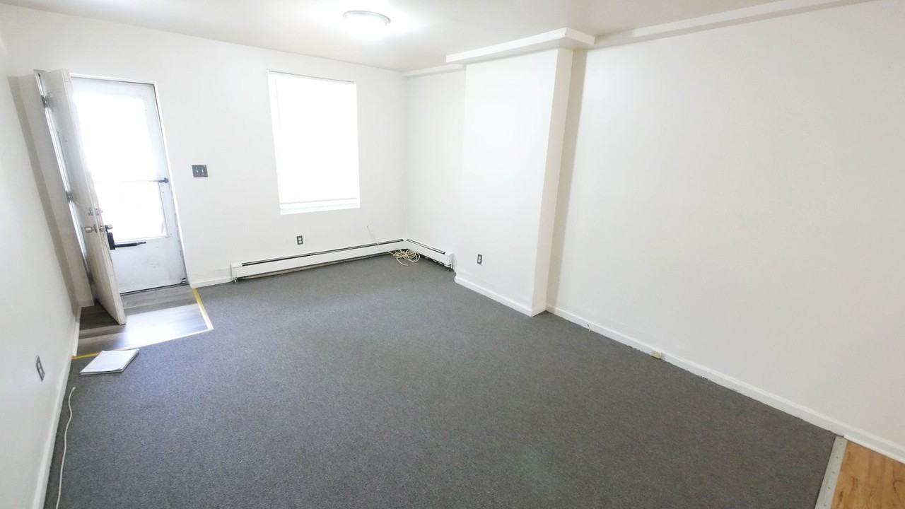 922 Martin Luther King Jr Blvd - Photo 2 of 22