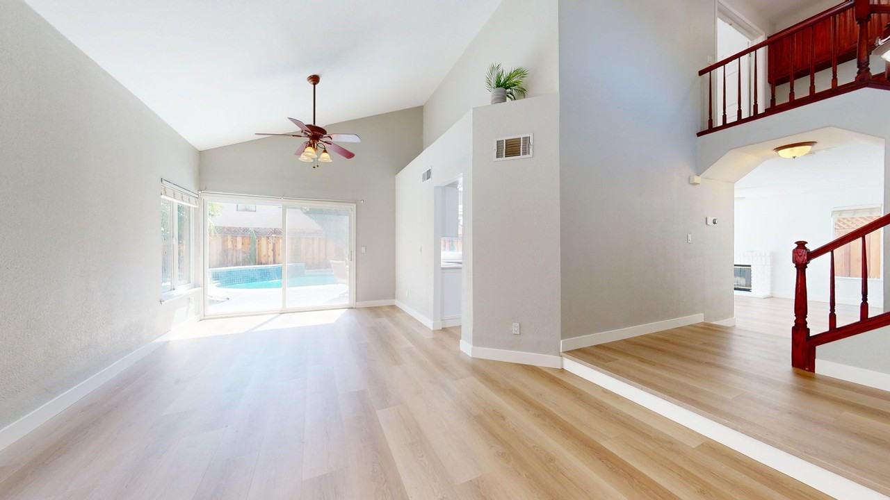 490 Silvertail Pl - Photo 7 of 49