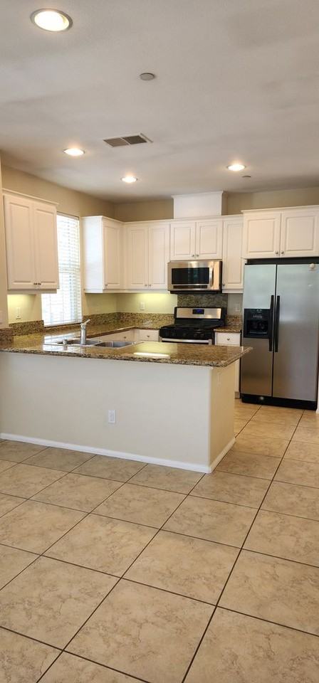 5394 Gillespie St - Photo 2 of 9