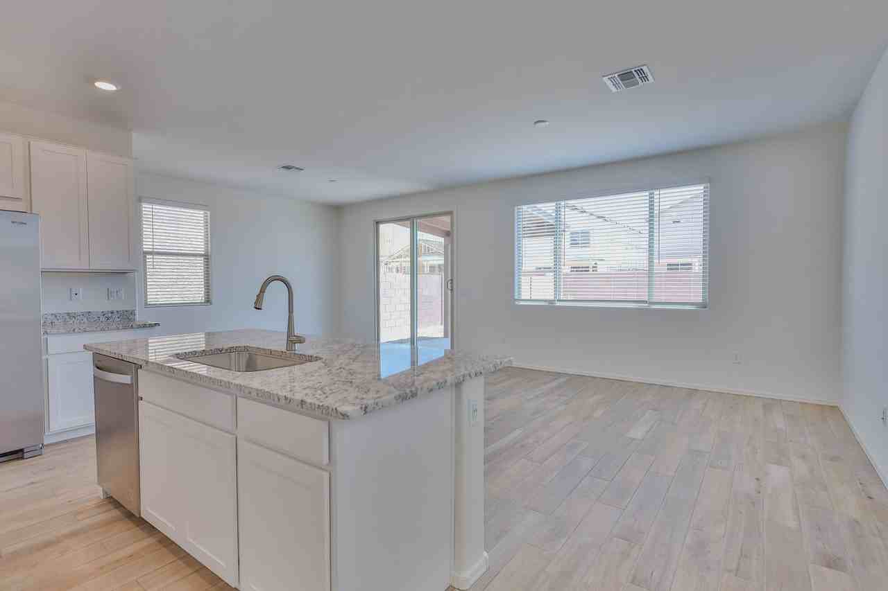 11972 E Chavez Dr - Photo 4 of 27