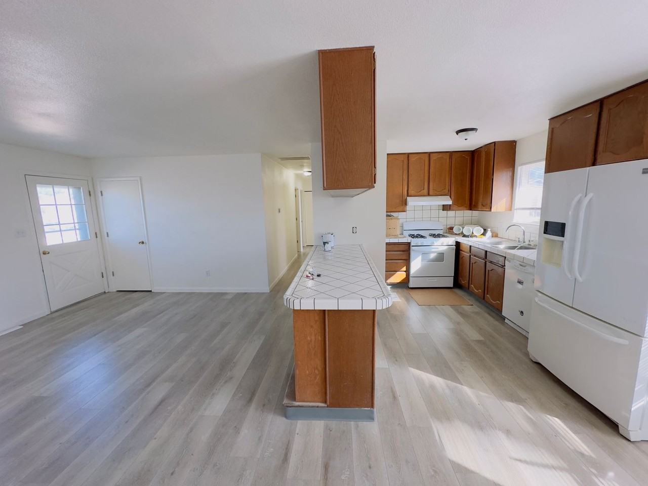 981 Mckay Ct - Photo 2 of 31