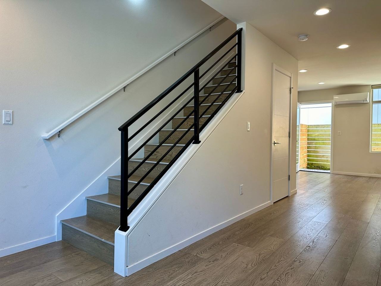 1821 Nw 85th St - Photo 3 of 25