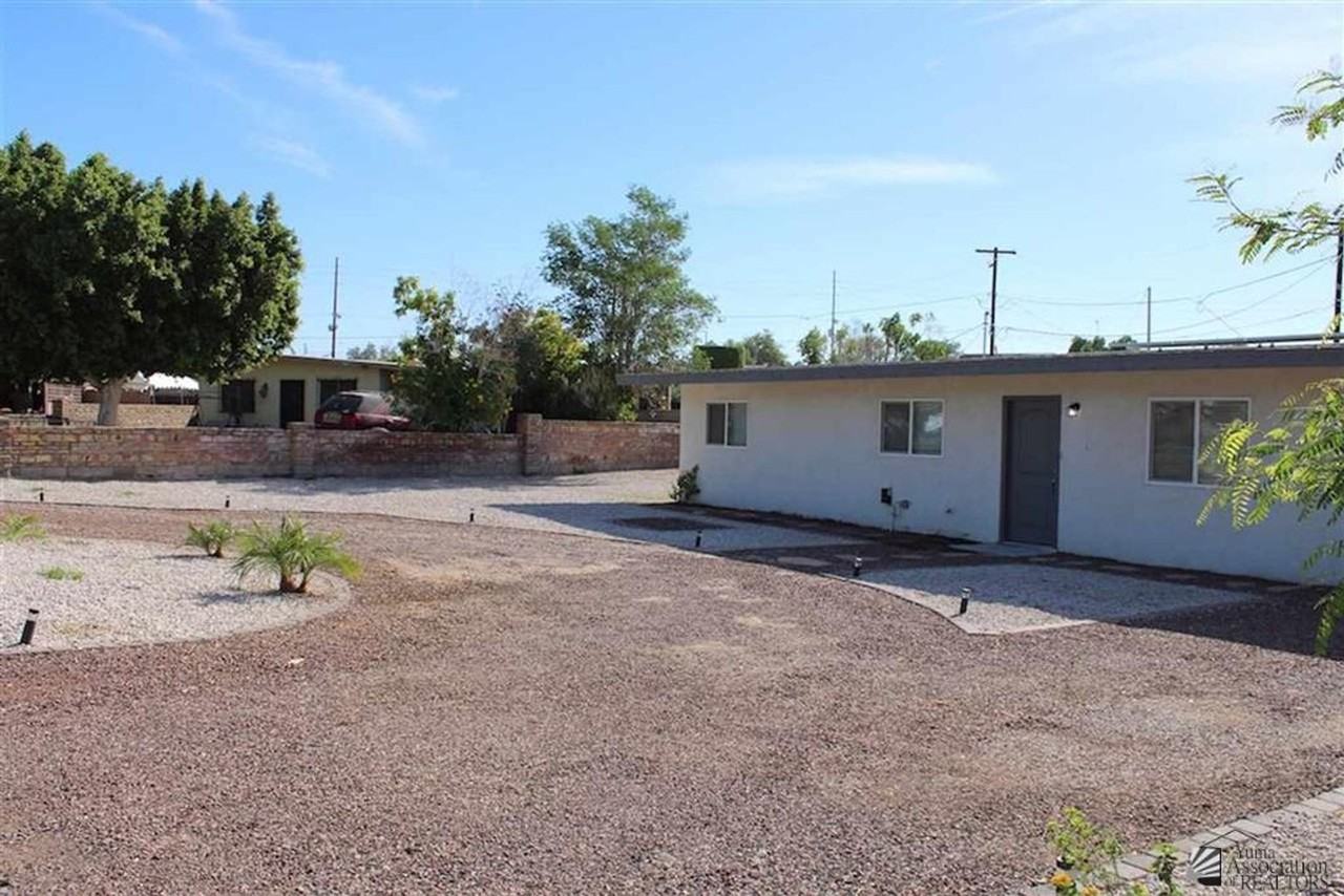 2731 S Fern Dr - Photo 2 of 16