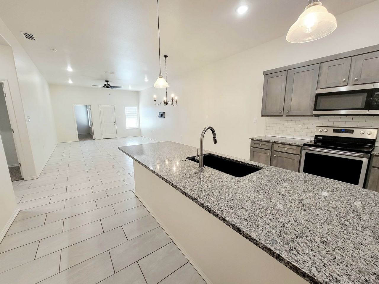 5832 Virginia Ave - Photo 2 of 13