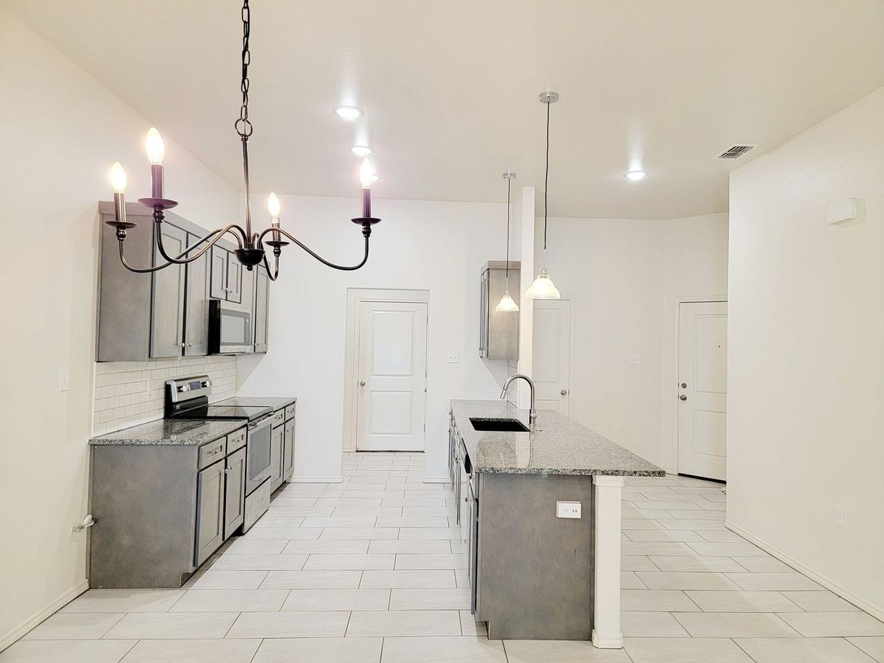 5832 Virginia Ave - Photo 3 of 13