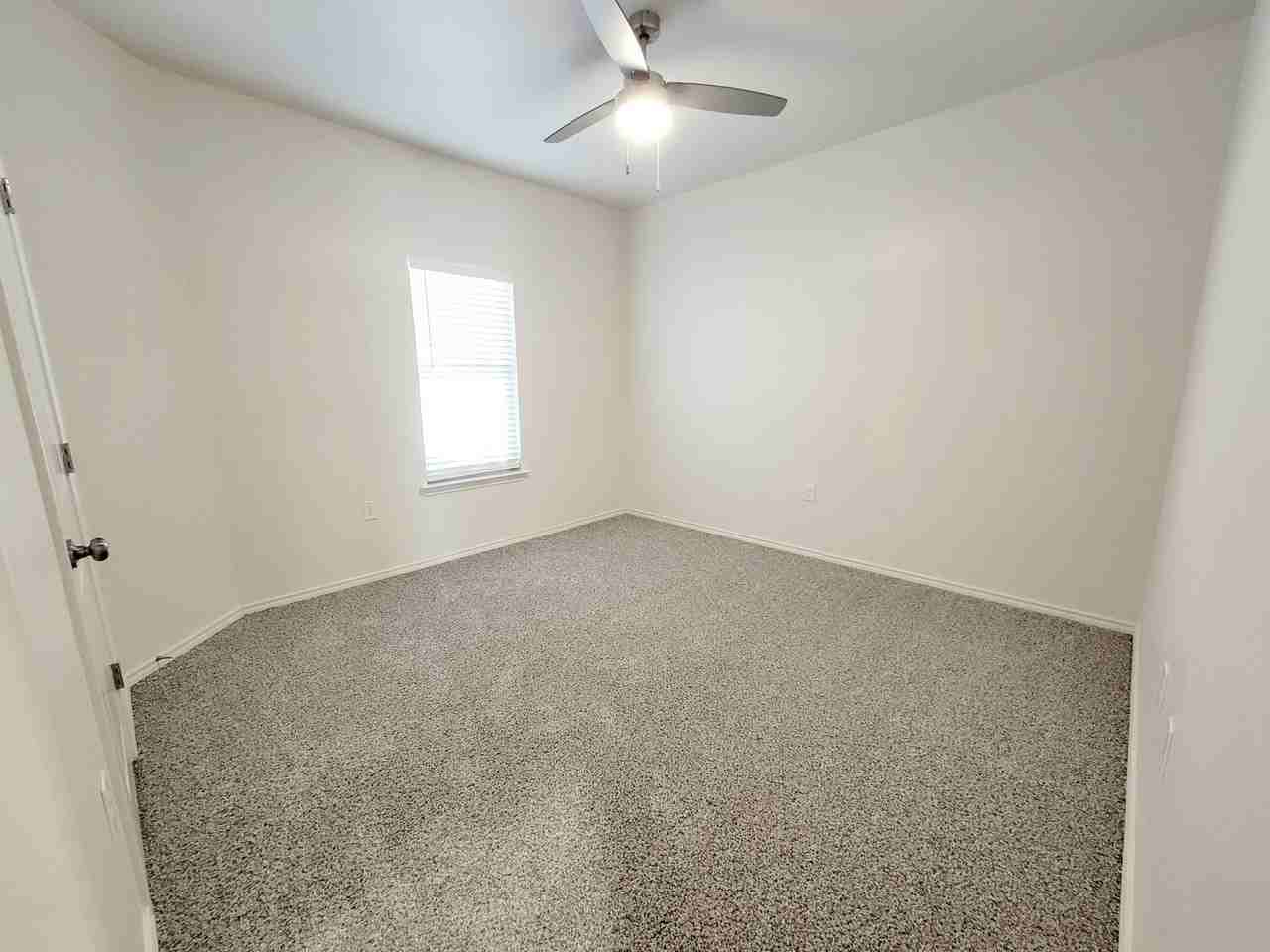 5832 Virginia Ave - Photo 5 of 13