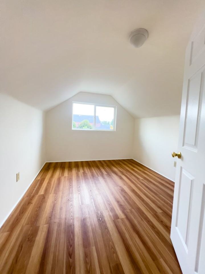 341 341 Smithers 1A - Photo 3 of 7