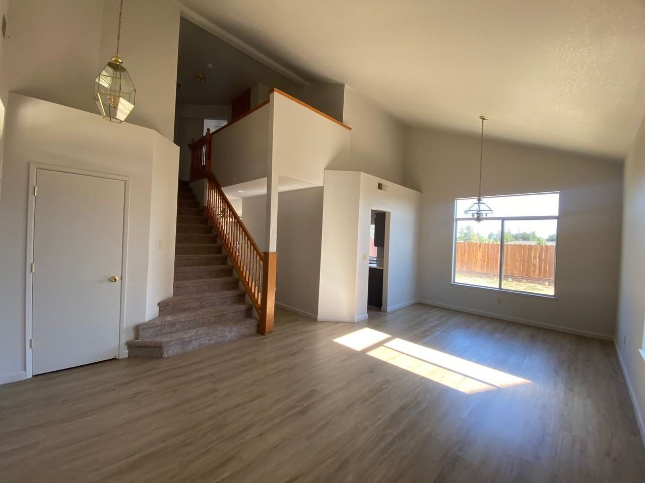 16810 Bradford Dr - Photo 2 of 26